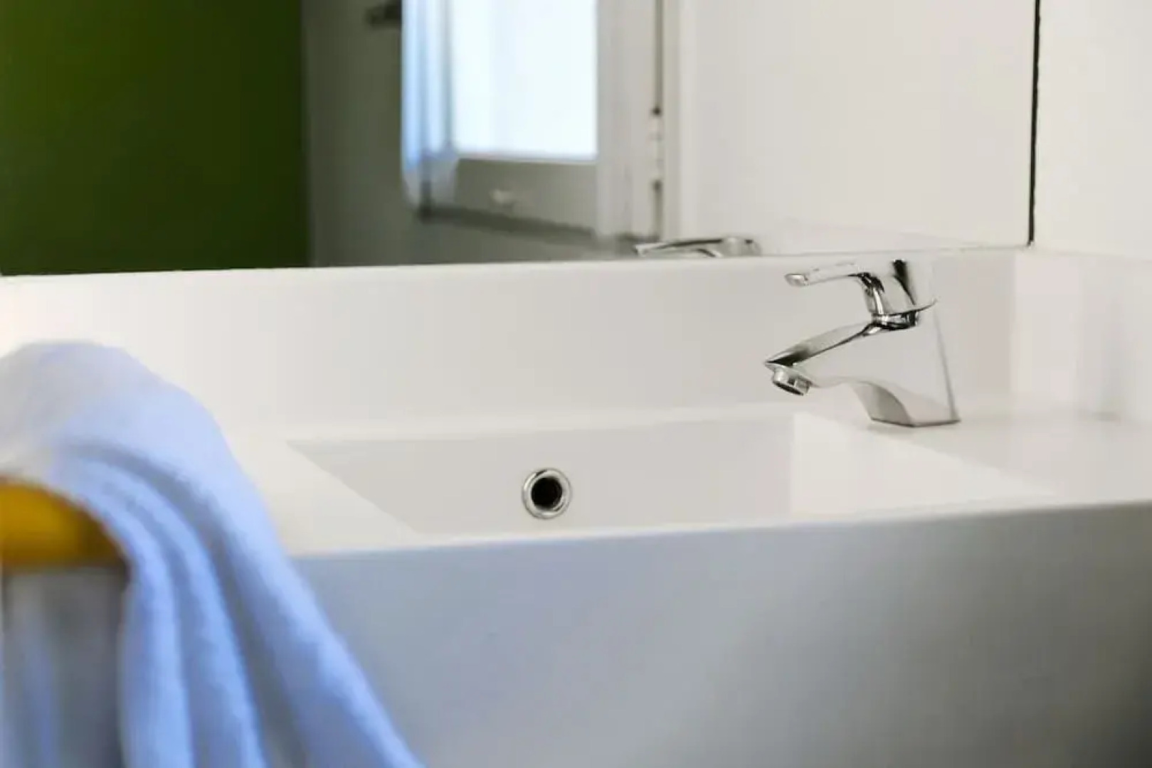 hotelF1 Orange Centre Échangeur A7 A9