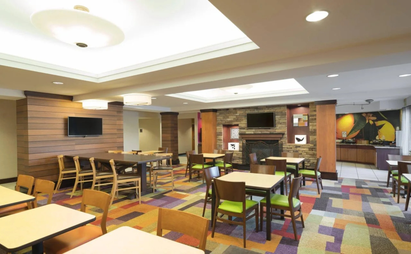 Fairfield Inn & Suites by Marriott State College
