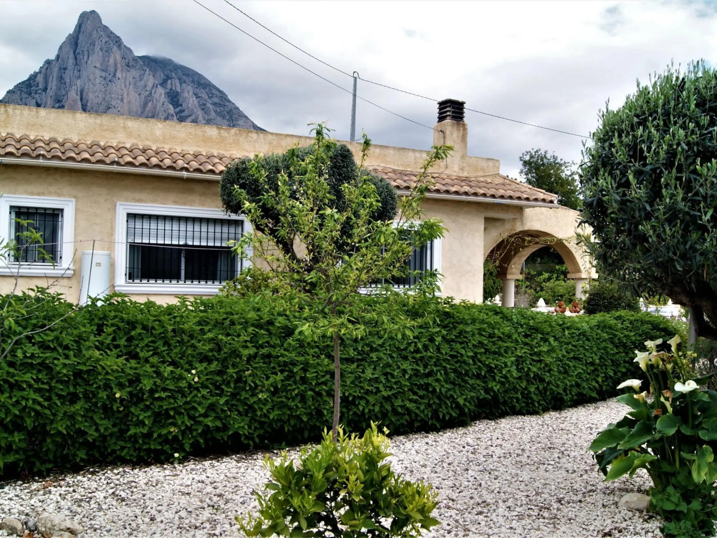 Lovely Holiday Home in Finestrat with Swimming Pool