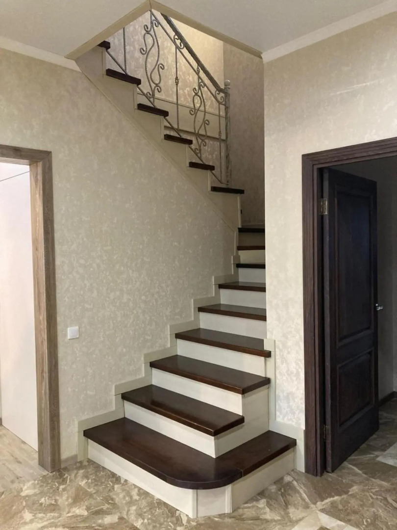 Коттедж в рп Кировский на улице Победы 9К