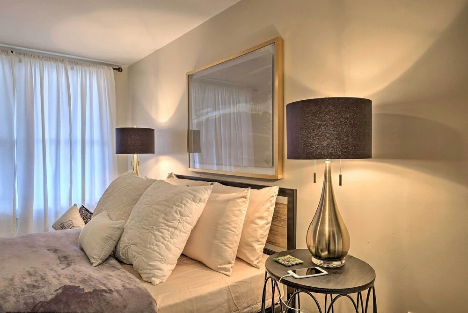 Charming Apt W/patio: Walk to Downtown Albany