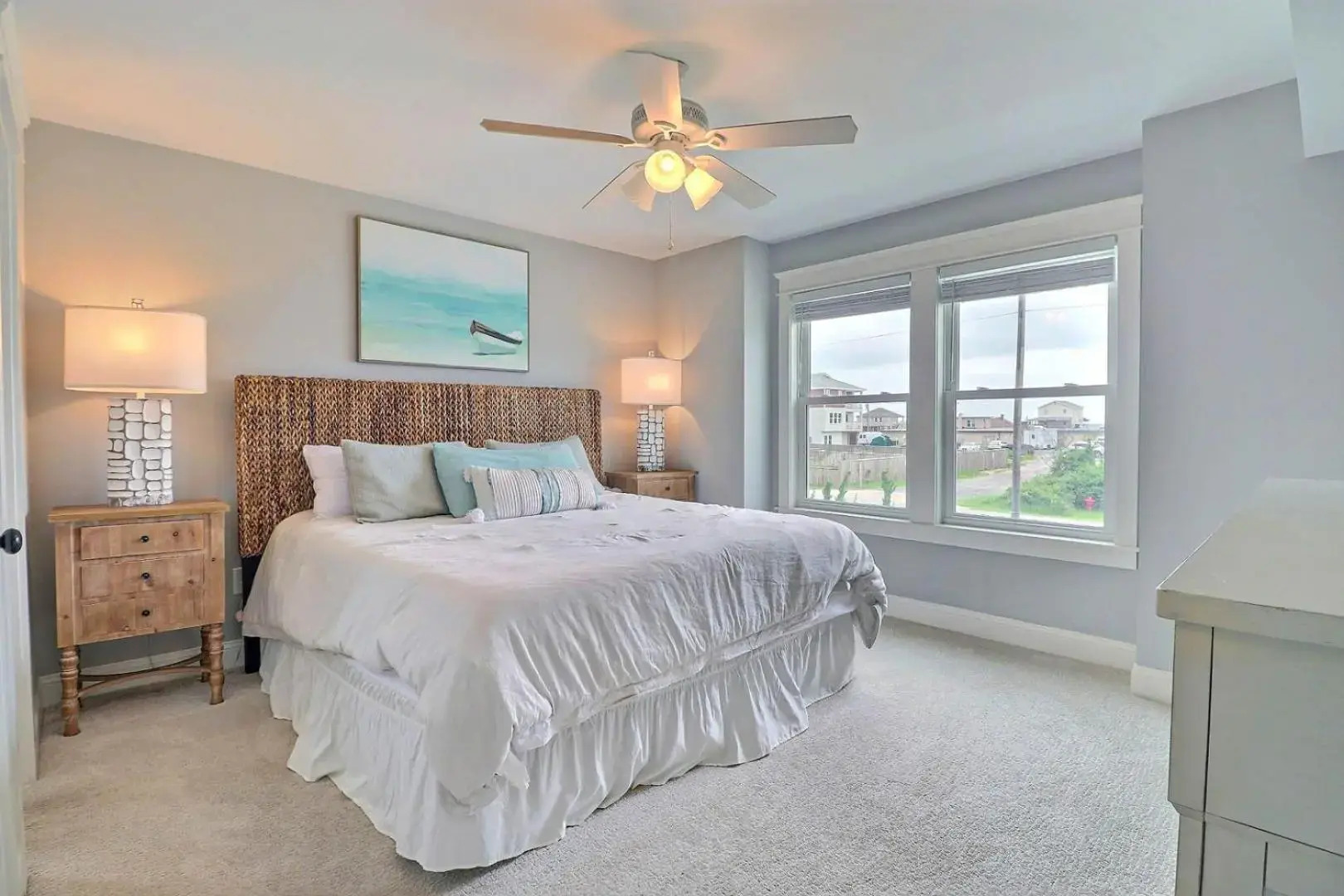 4059 - Bikinis & Martinis