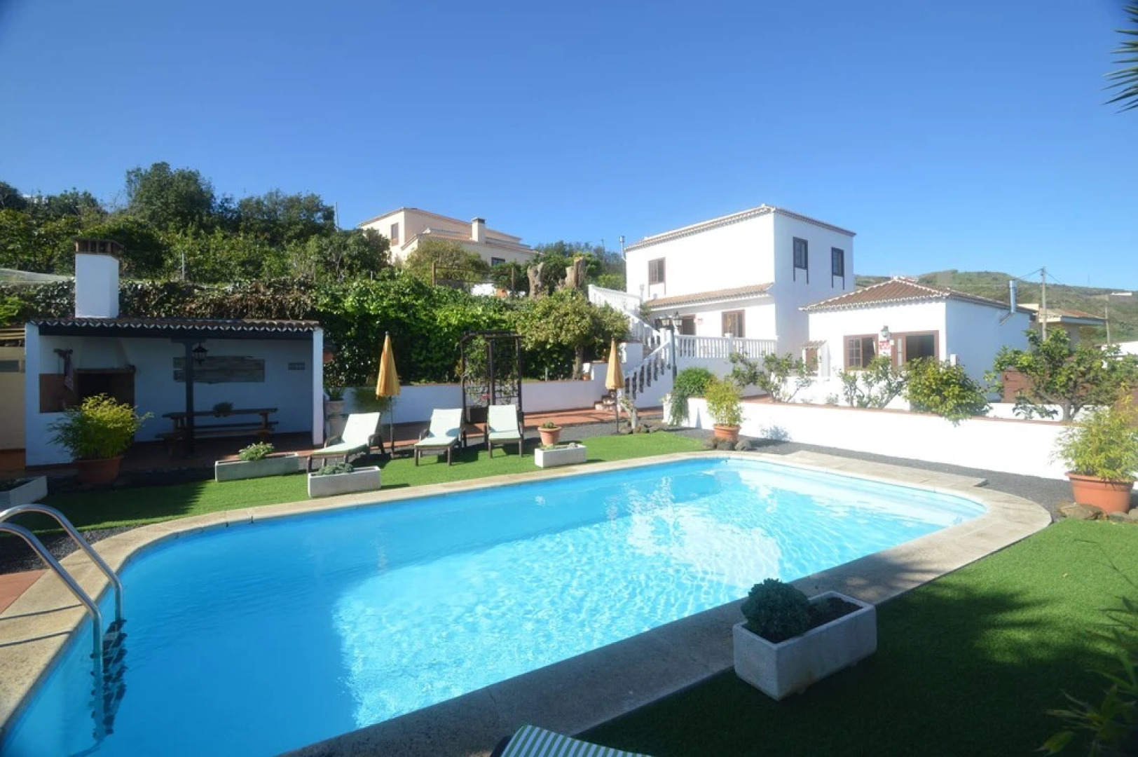 Los Boleros by Isla Bonita