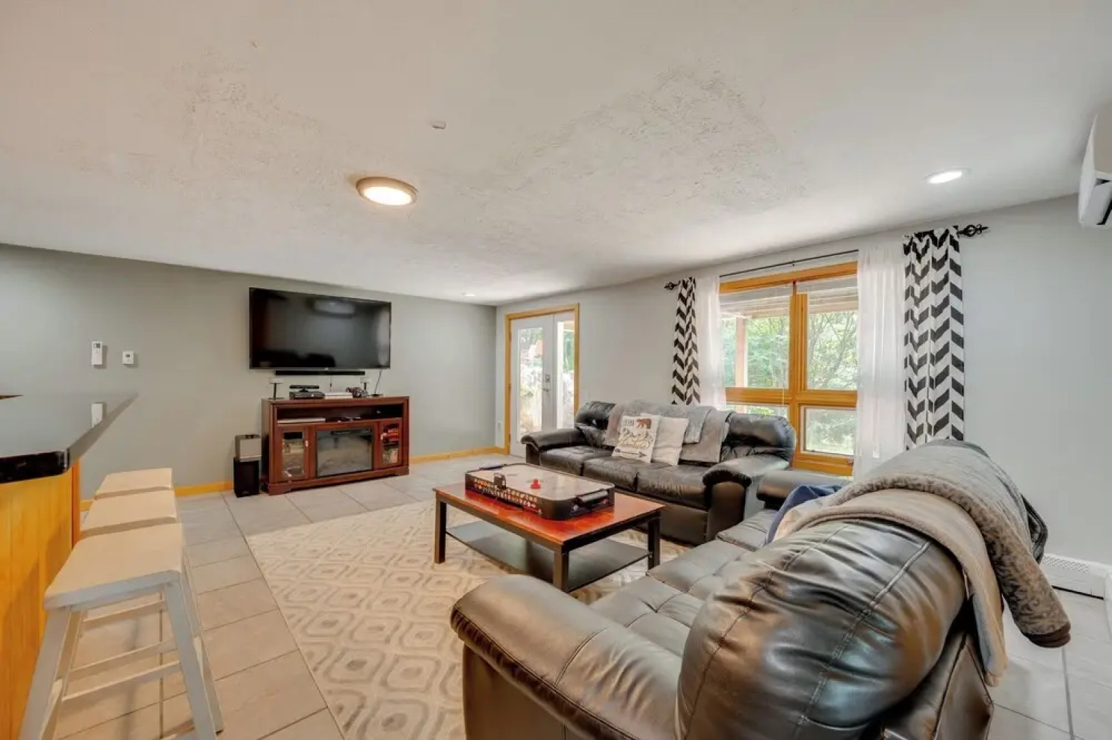 Ski, Hike & Game: White Mountains Family Retreat