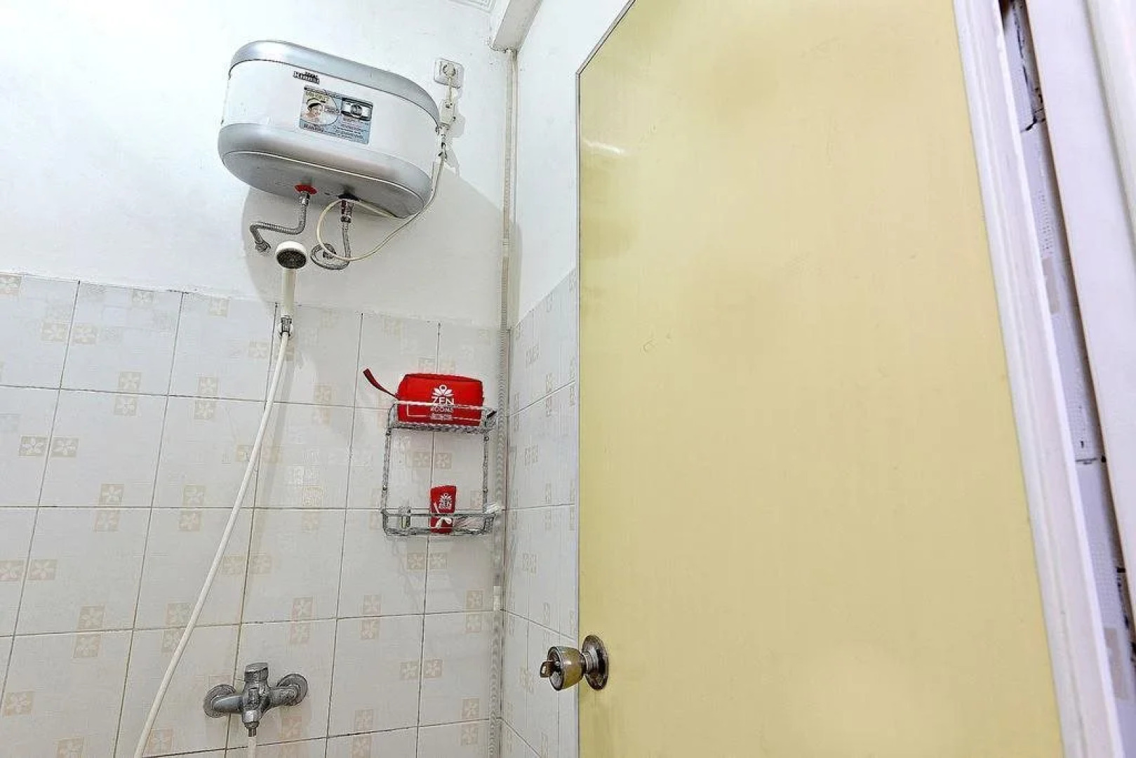 Zen Rooms Karet Tengsin