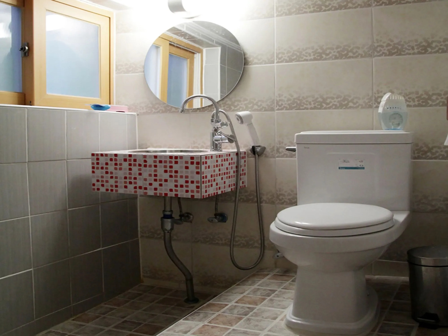 Momojein Guest House - Hostel