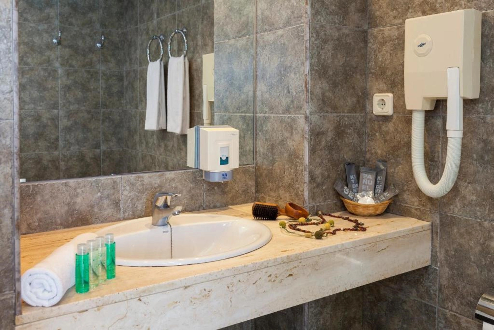 DWO Sirius -Adults Only