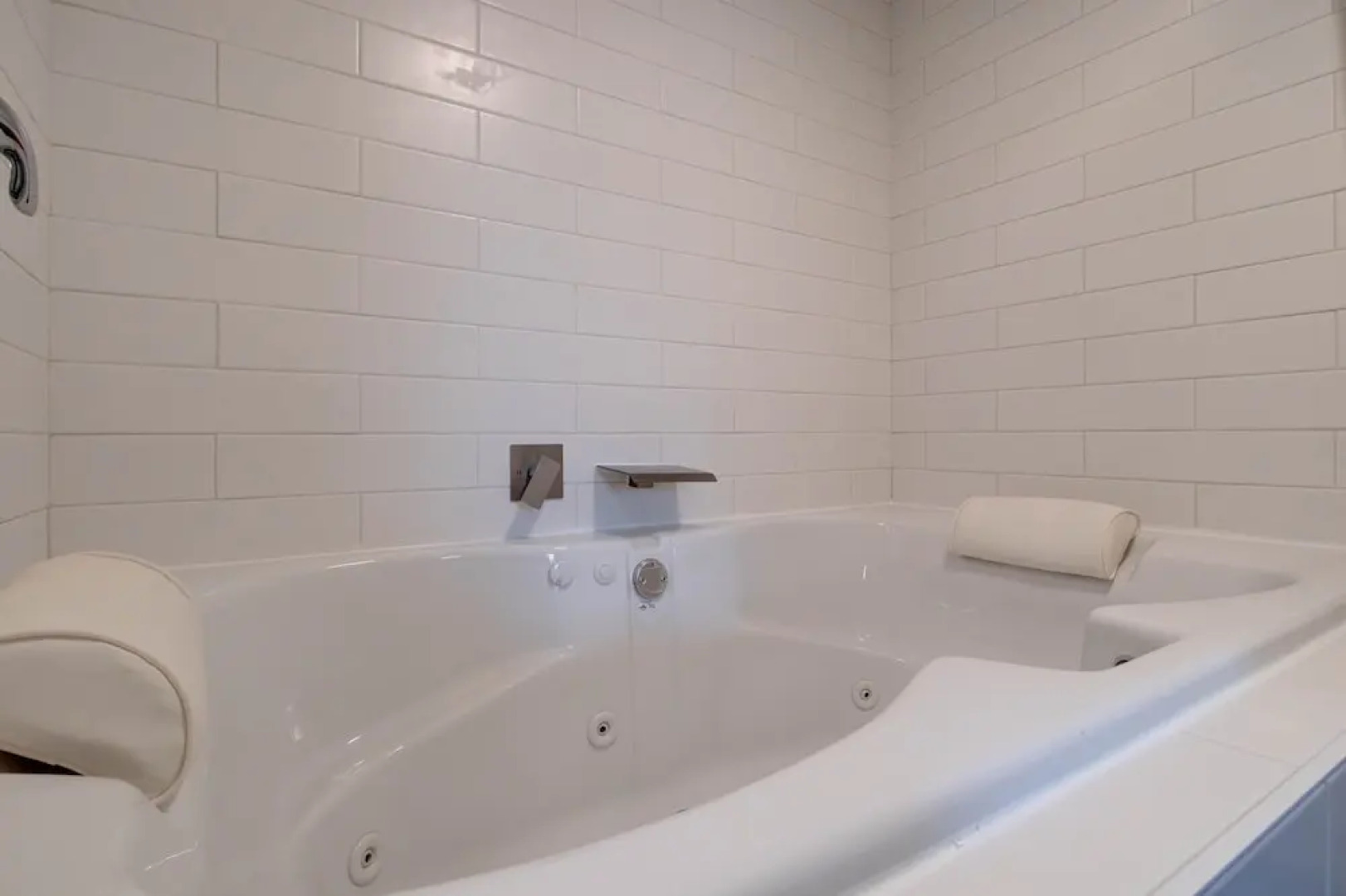 Inn of the Four Winds Oceanfront Seaside