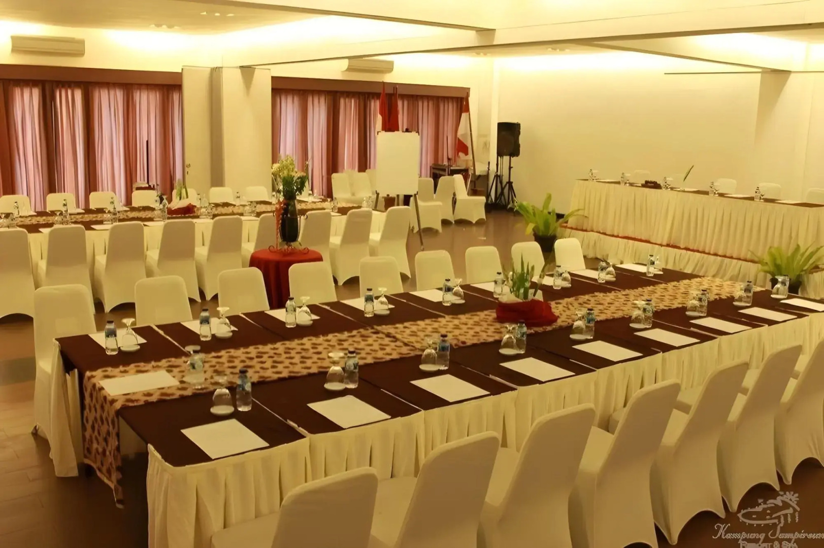 Kampung Sampireun Resort & Spa