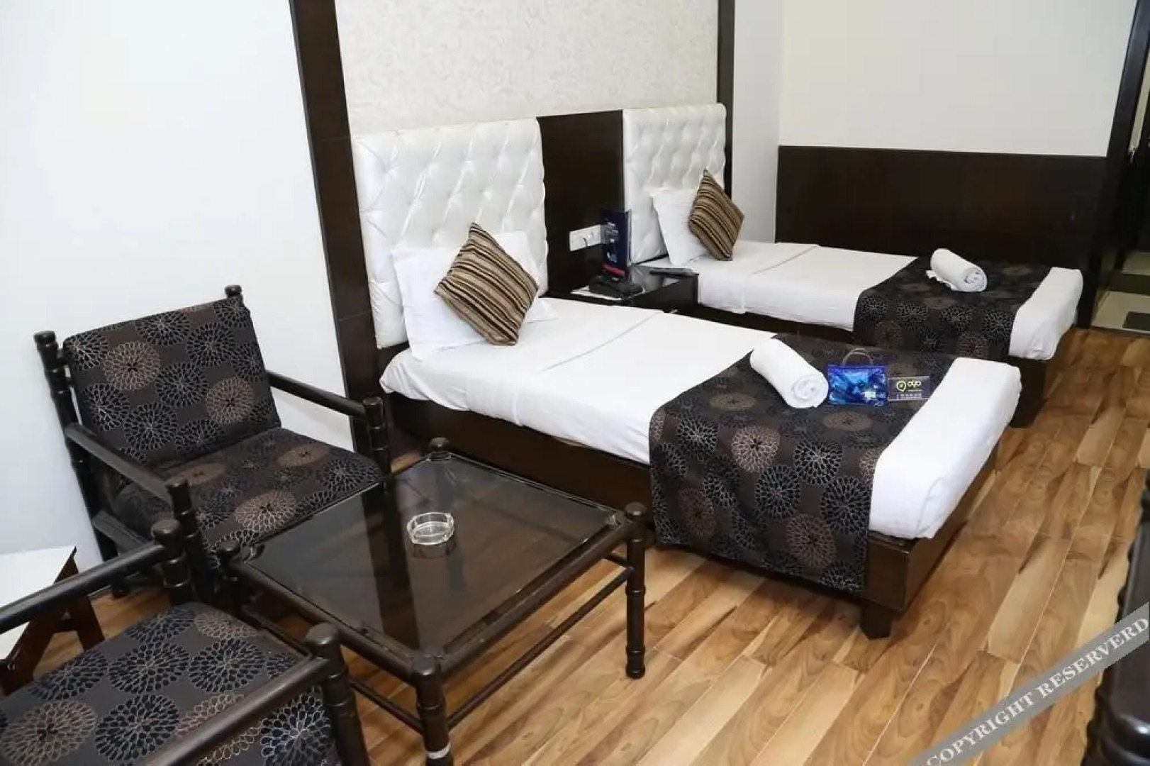 OYO 1832 Hotel Parbhat Inn