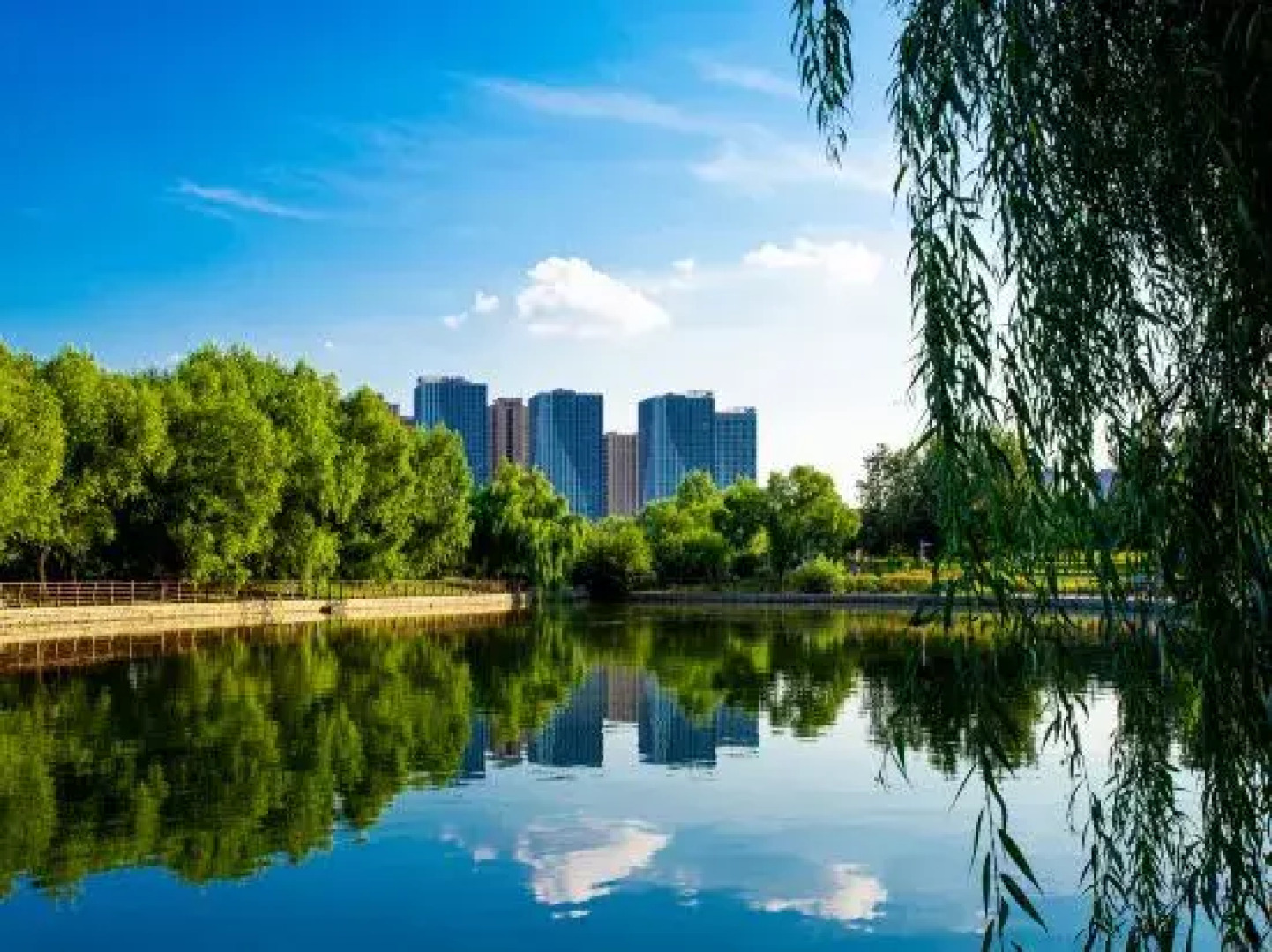 Qianbaidu Hotel (Changchun Jida South School Store)