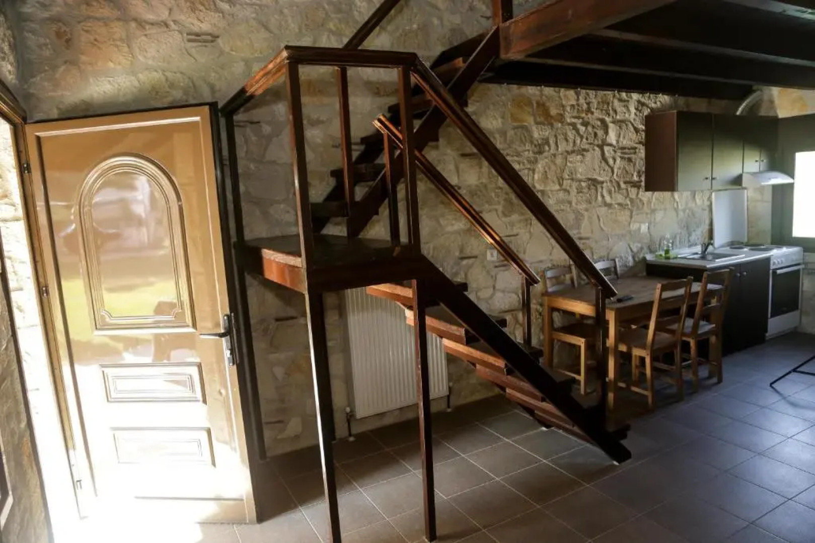 Gioulis Apartments & Studios