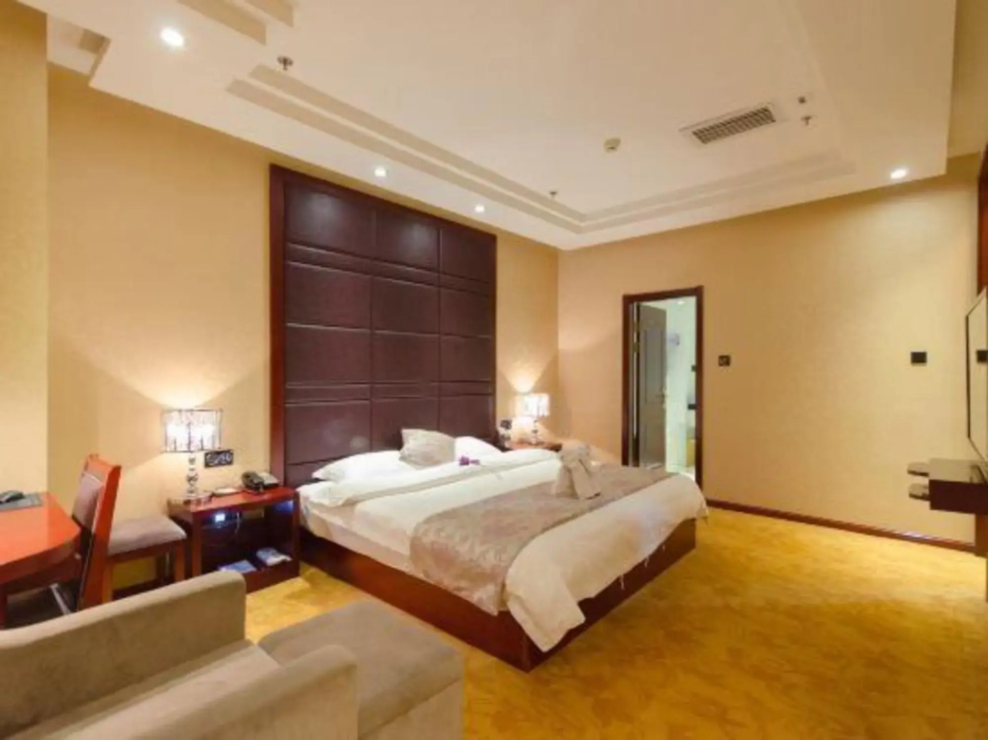 Hua Tai Jin An International Hotel