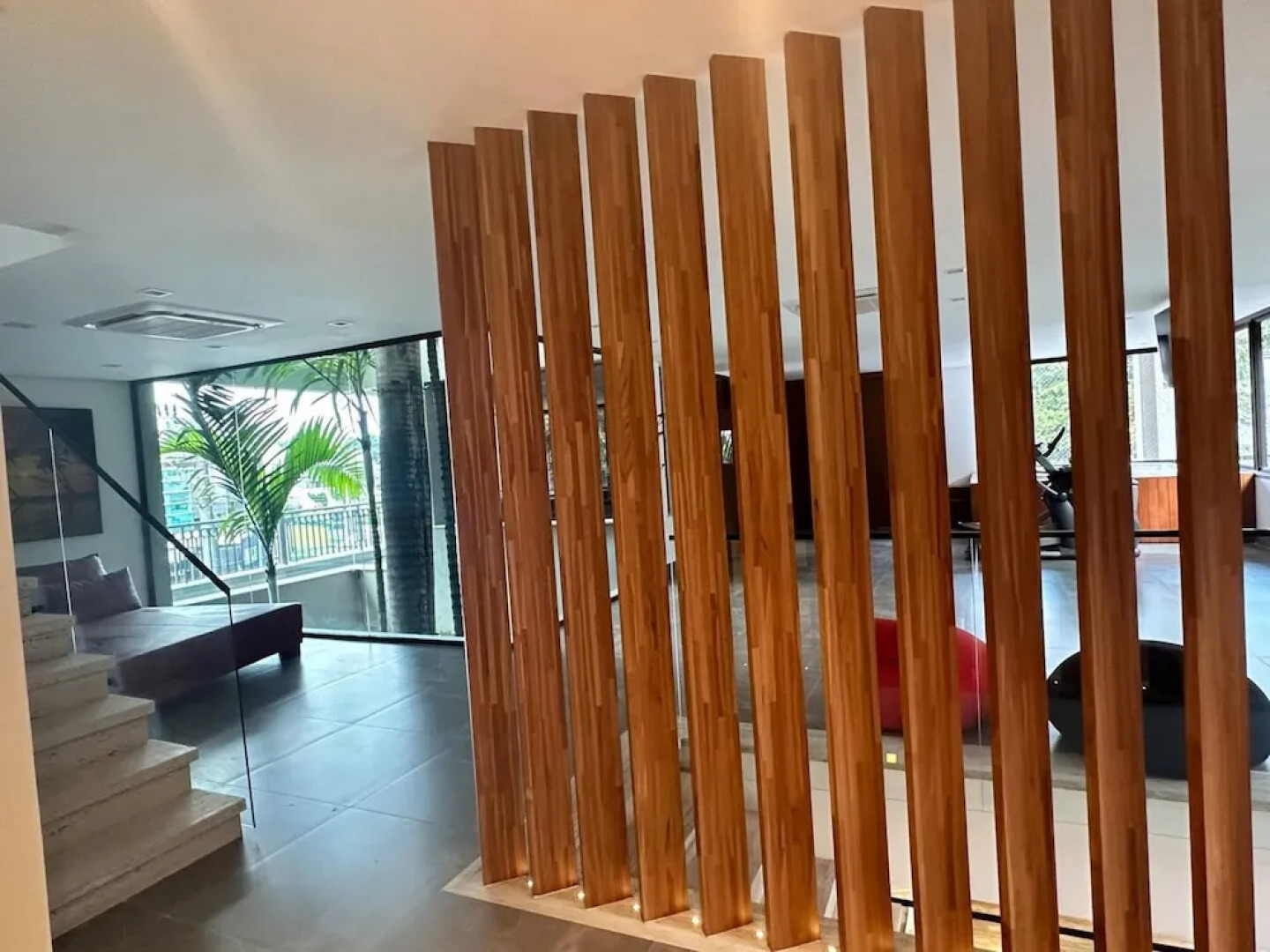 Mans o 6 Suites Riviera