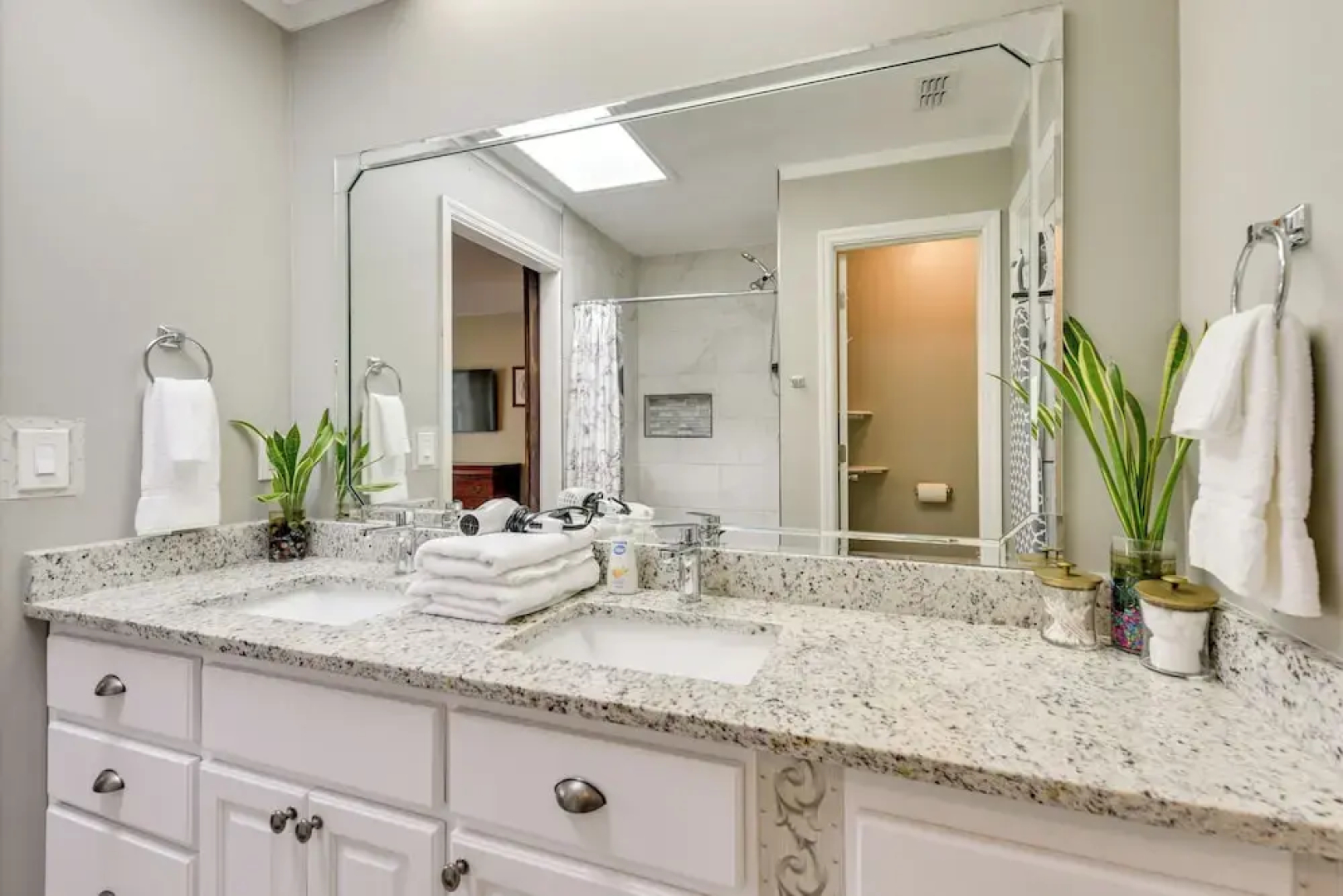 4 Mi to Downtown Panama City: Home w/ Patio!