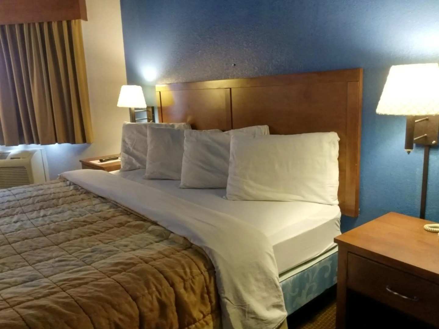 Madelia Hotel & Suites