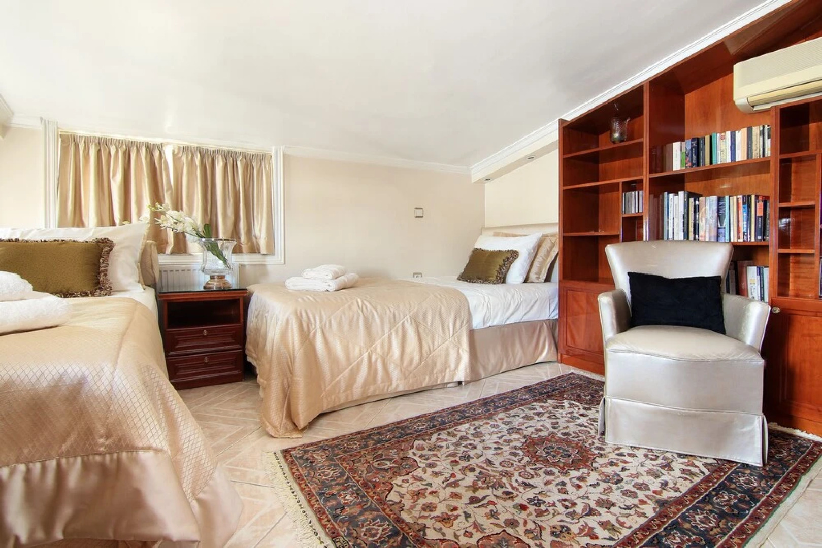 Royal Riviera Residence