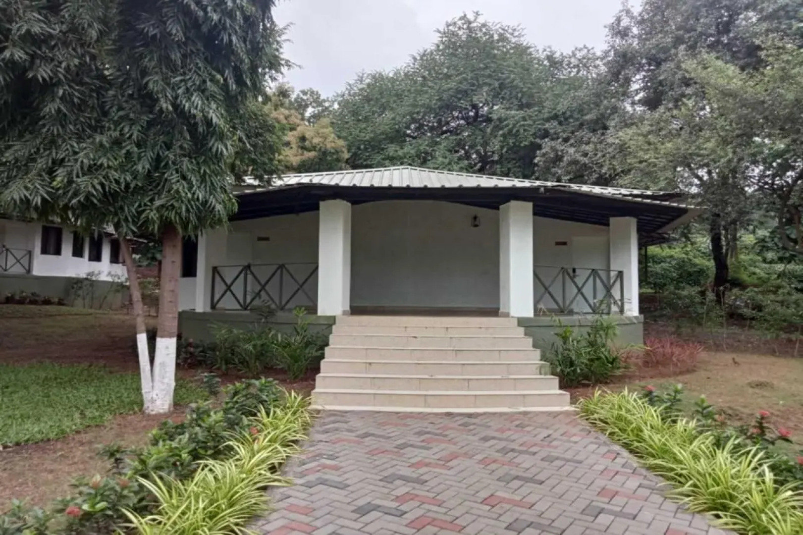 White Feather Resort Kauncha