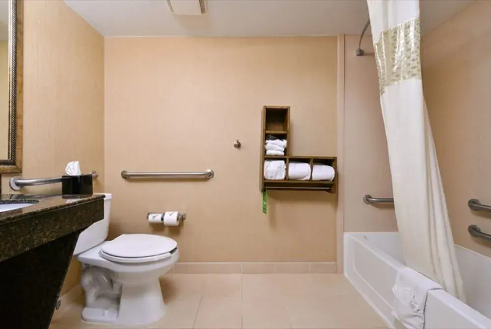 Hampton Inn & Suites Atlantic Beach