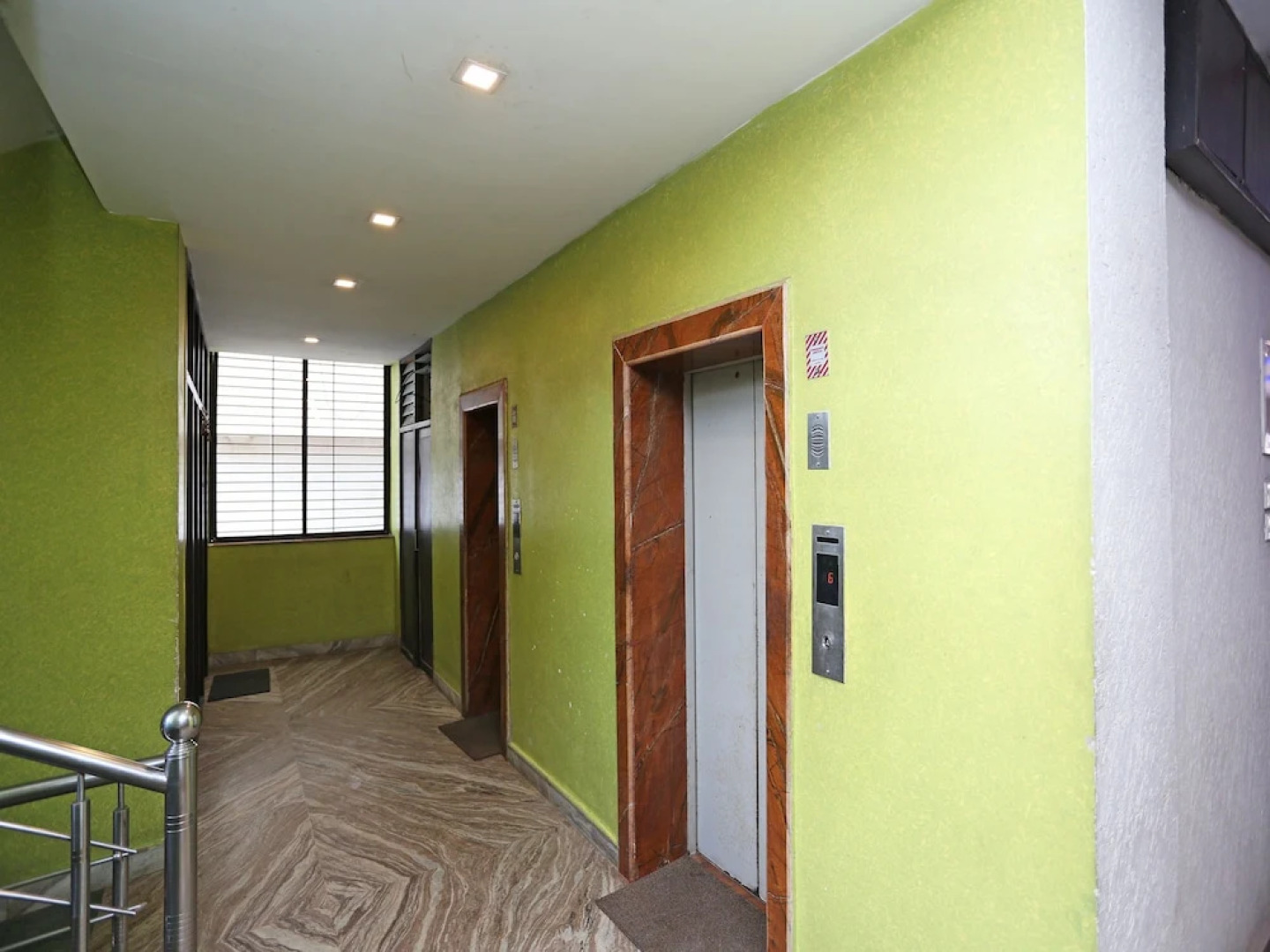 Hotel Mantri Residency