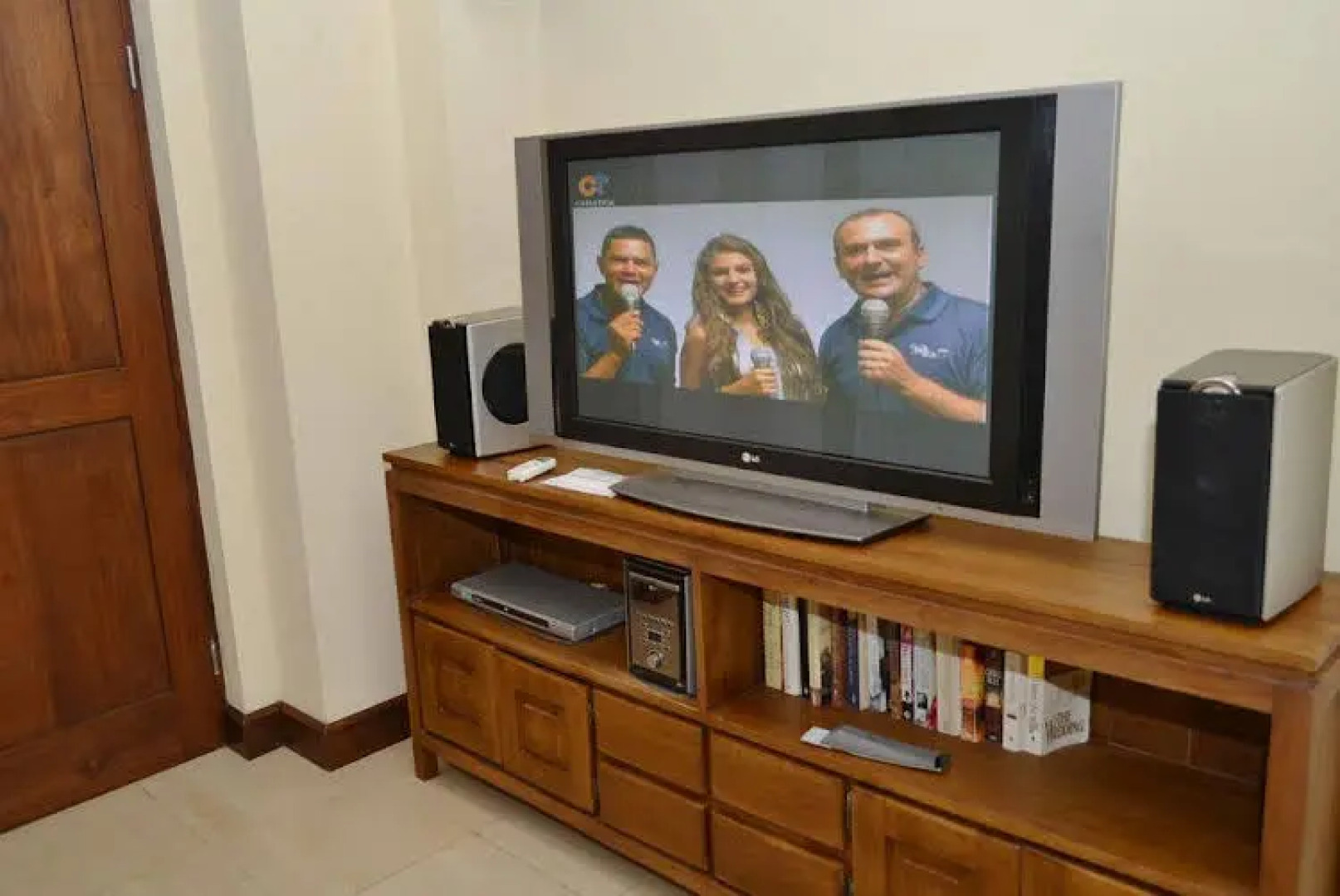 Private beach path, pool view- M03