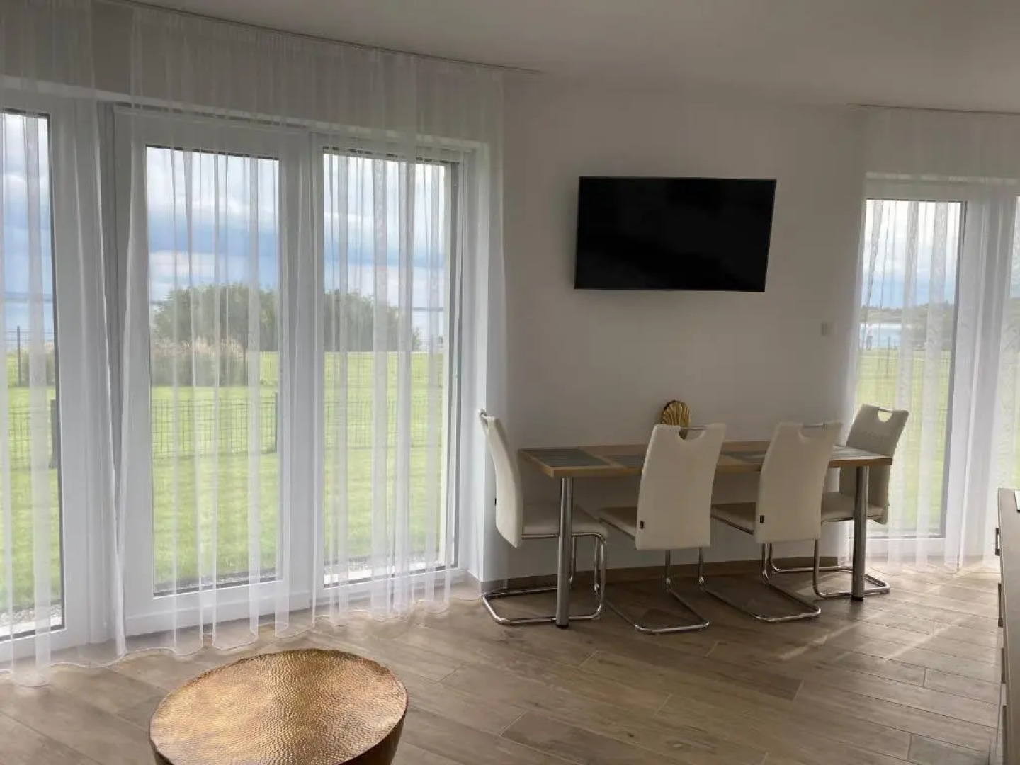 ROYAL SUN - lakeside luxury studio flat at Balaton