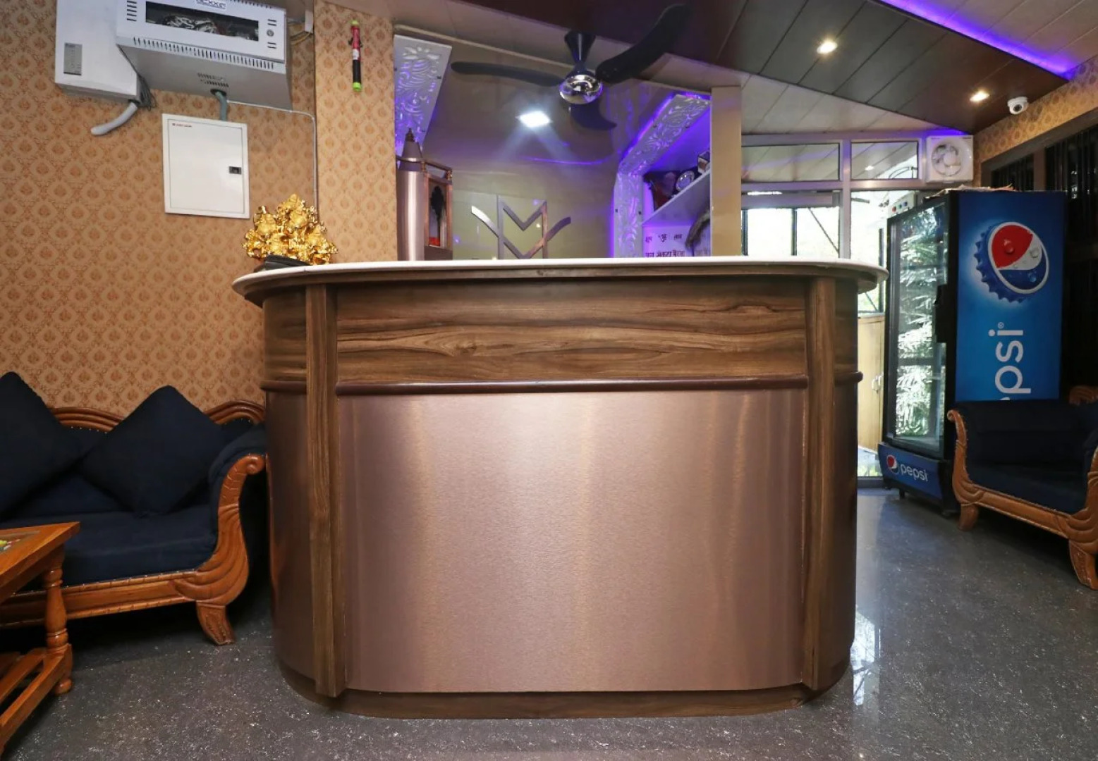 Mv Hotel By OYO Rooms