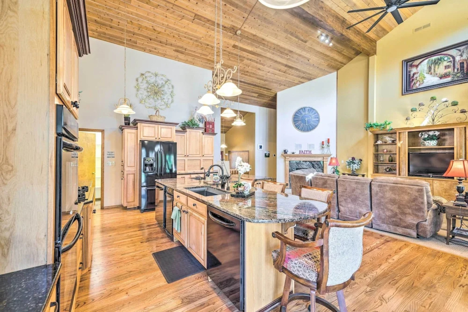 Serene Monument Sanctuary w/ Patio & Fire Pit!