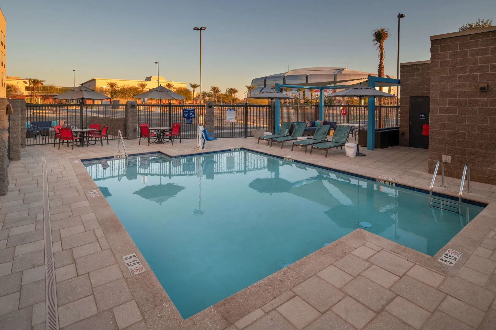 Tru By Hilton Phoenix Glendale Westgate, AZ