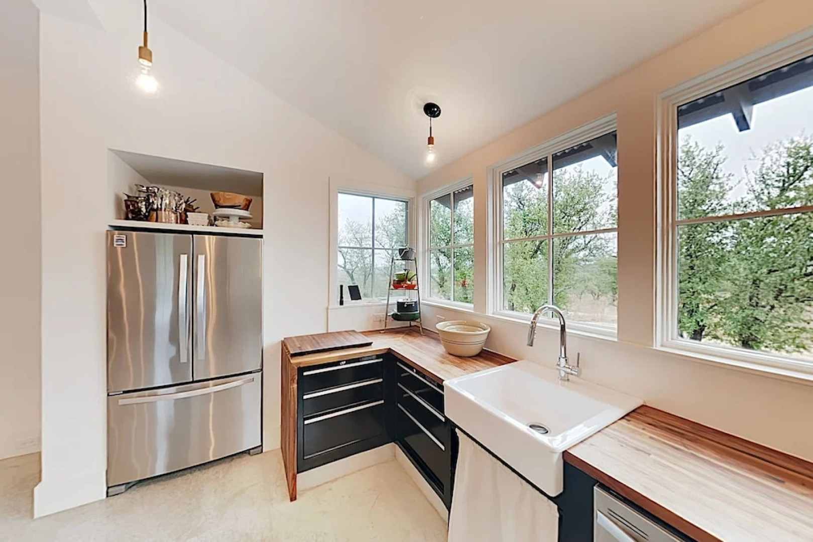 Hill Country Home - 3 Br home by RedAwning