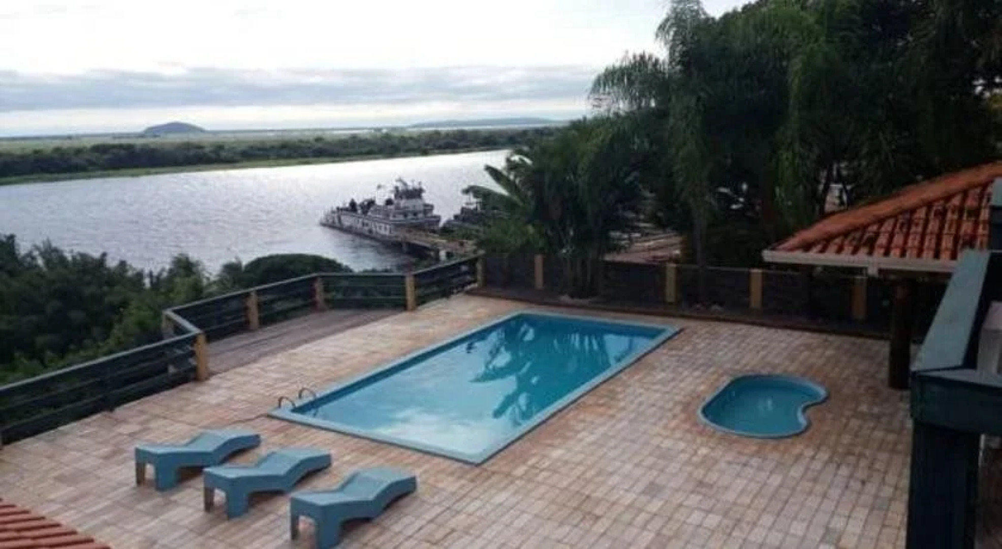 Candeias Hotel Gold Fish