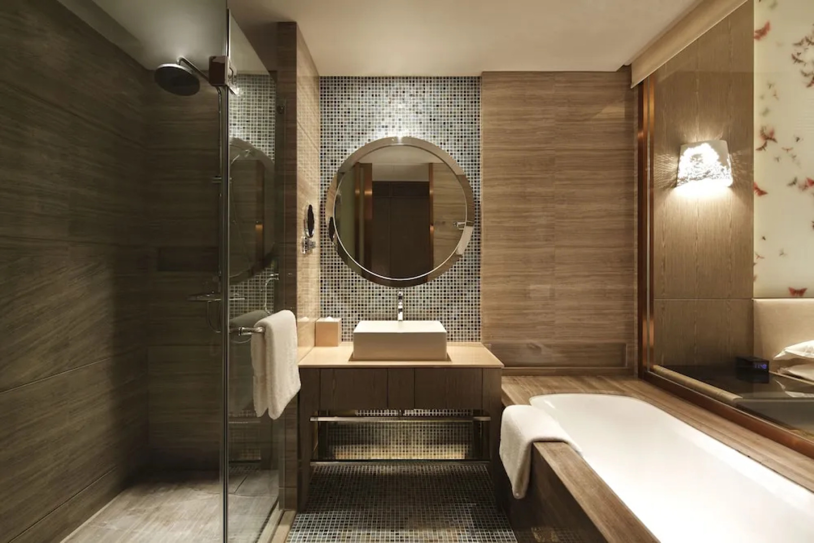 Four Points by Sheraton Luohe