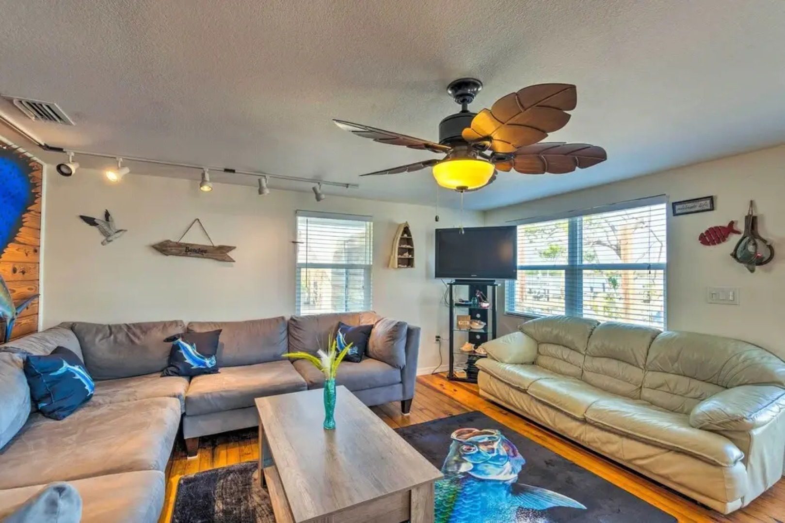 Little Gasparilla Home: Walk to Beaches!