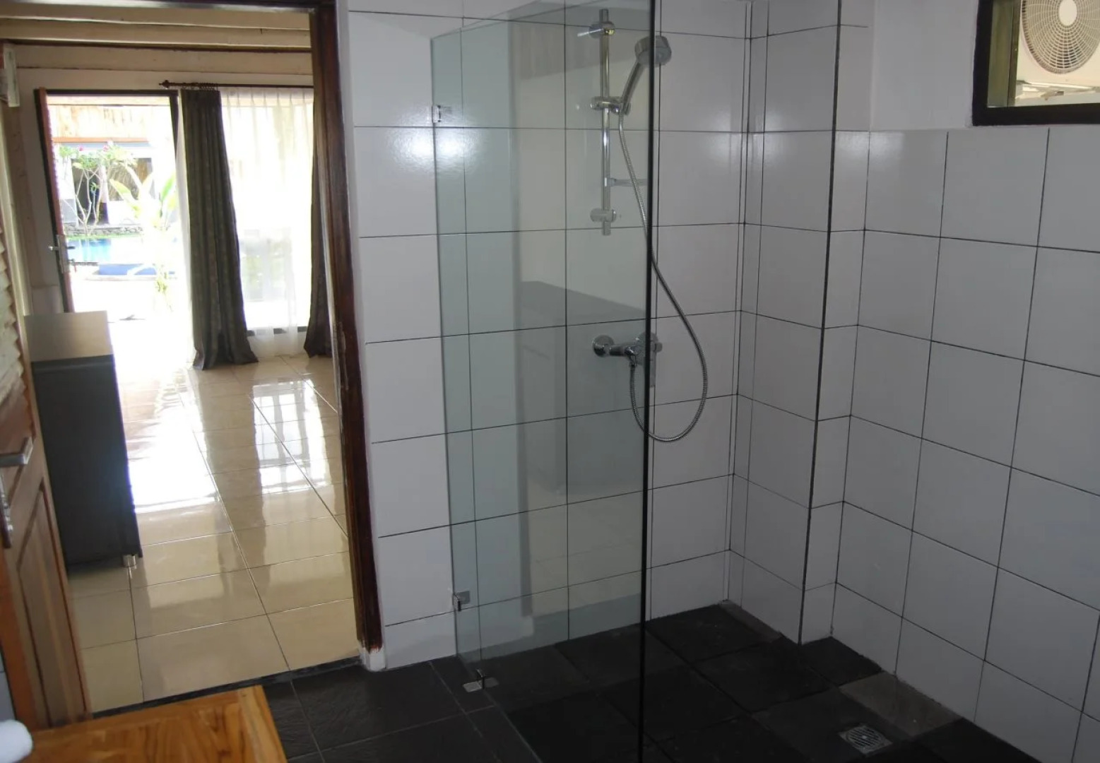 Pondok Anggrek Putih