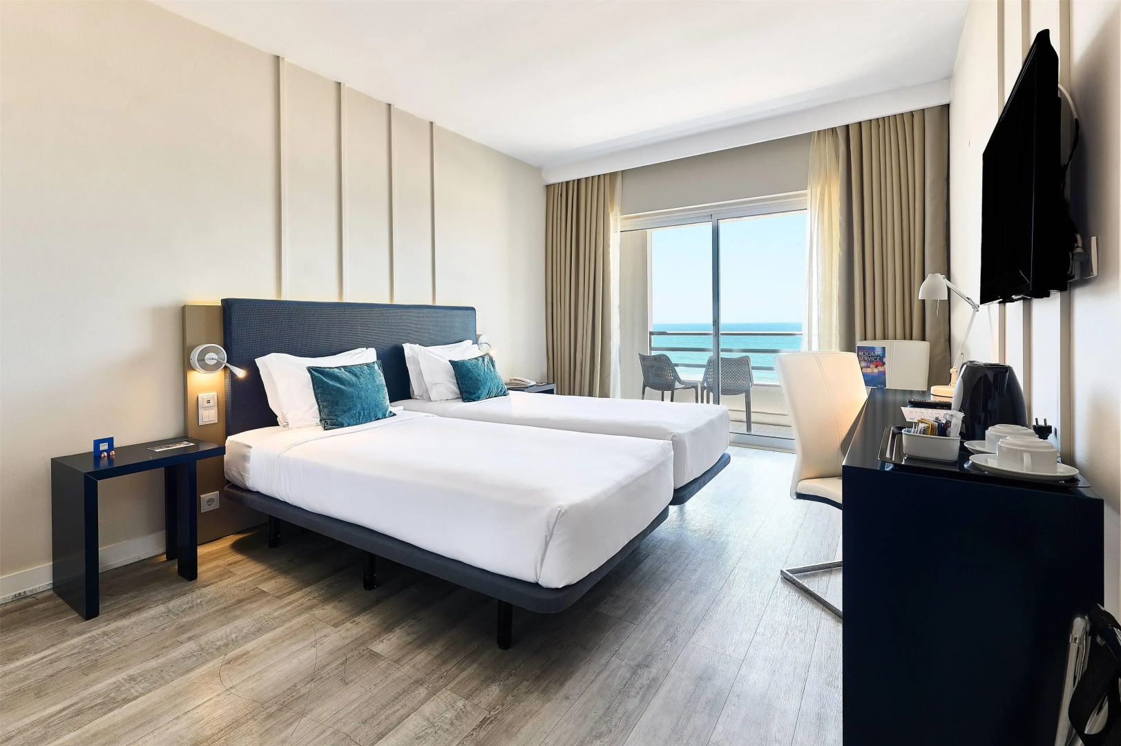 TRYP Lisboa Caparica Mar Hotel