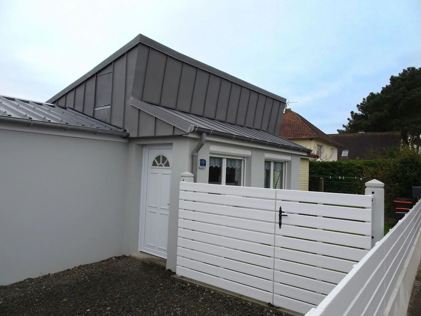 Bungalow in Gouville-sur-mer Near Beach