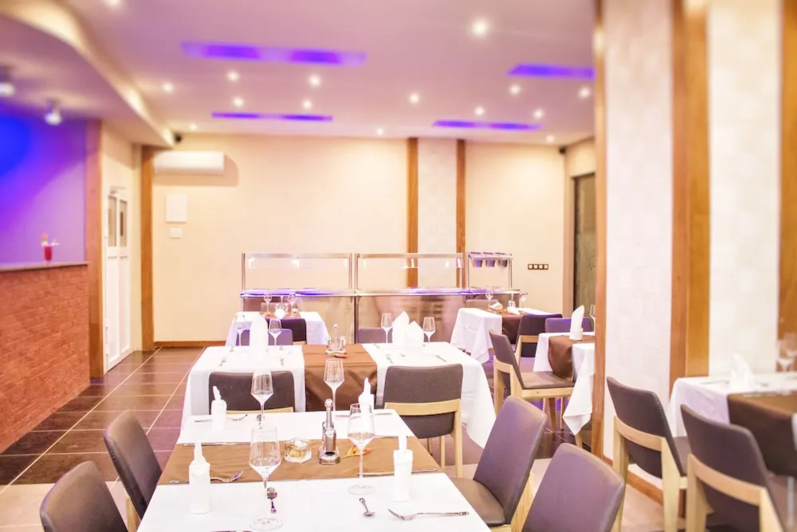 The Streamliner Hotel Apartment