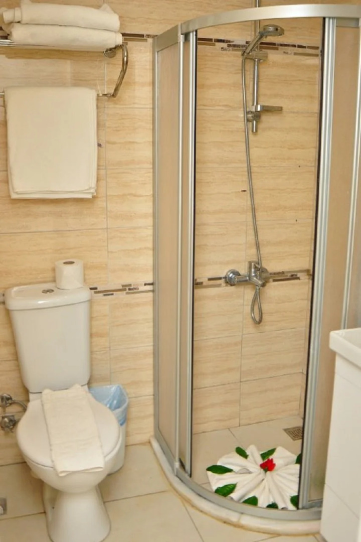 Tropic Beach Club Side