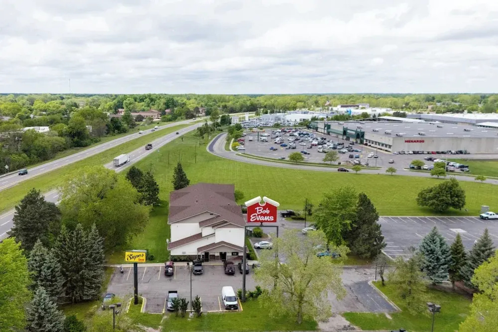 Super Inn by OYO Lansing MI