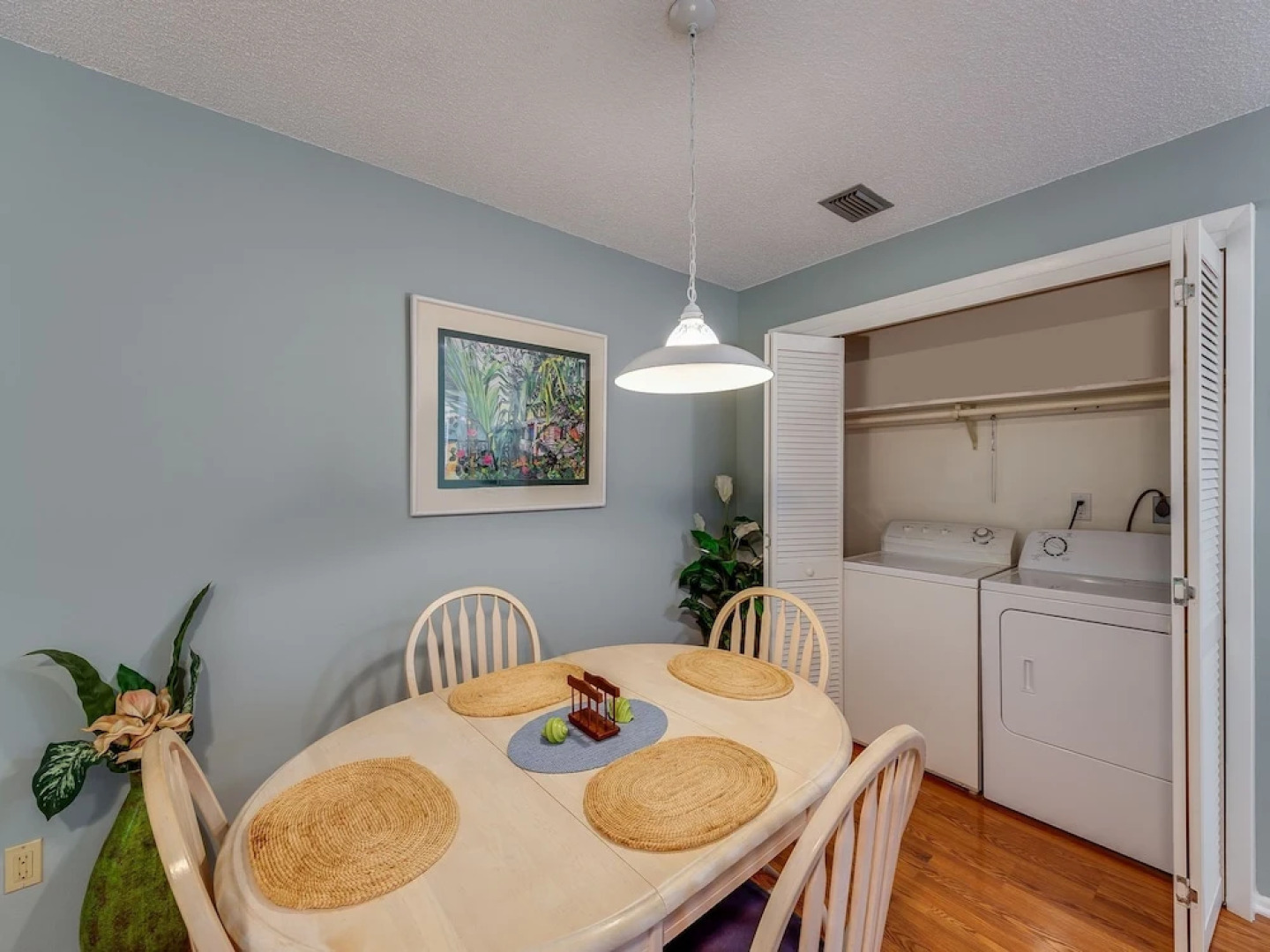 Sea Horse Upper Level