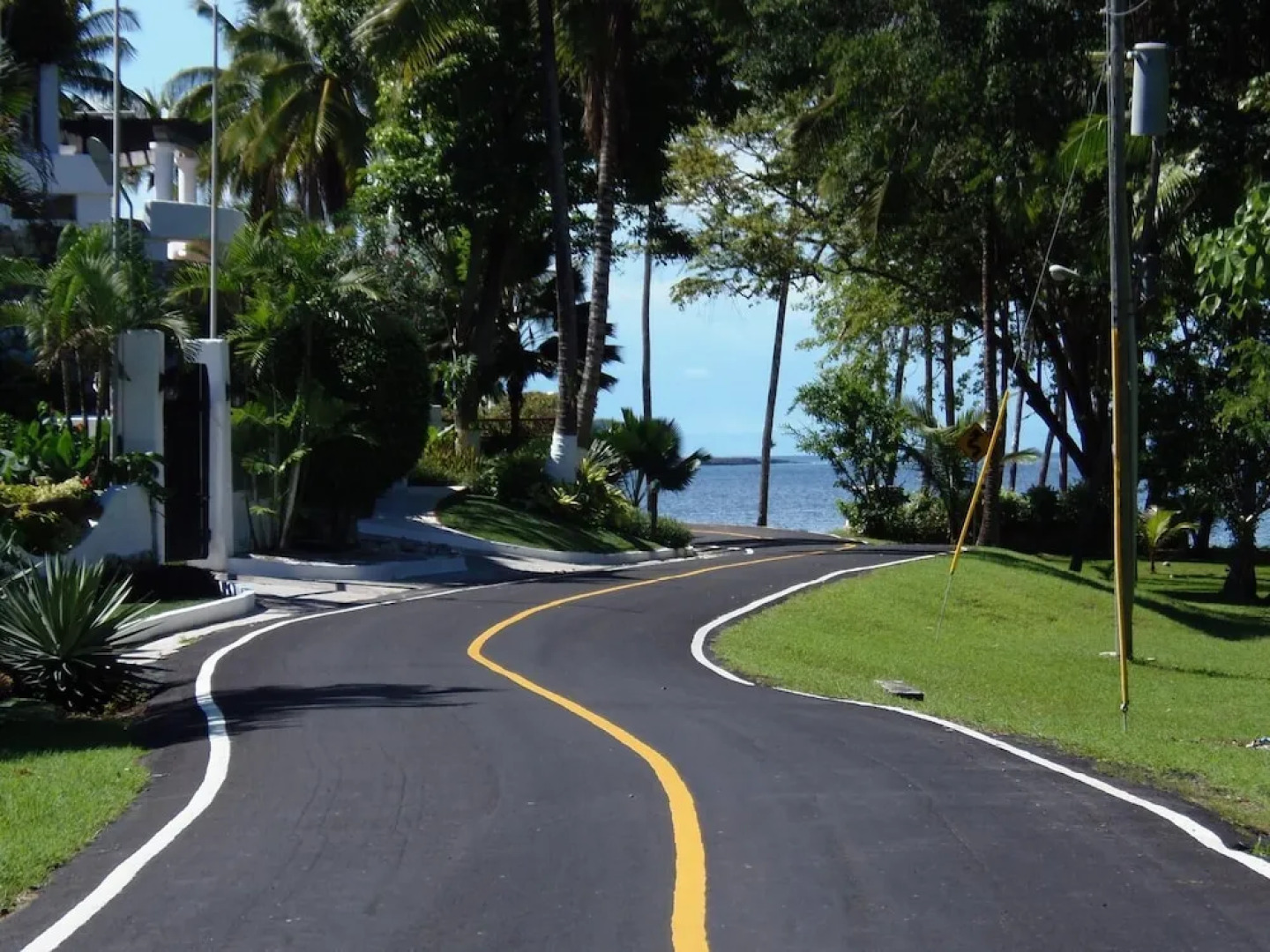 Beautiful Apartment with Golf Cart