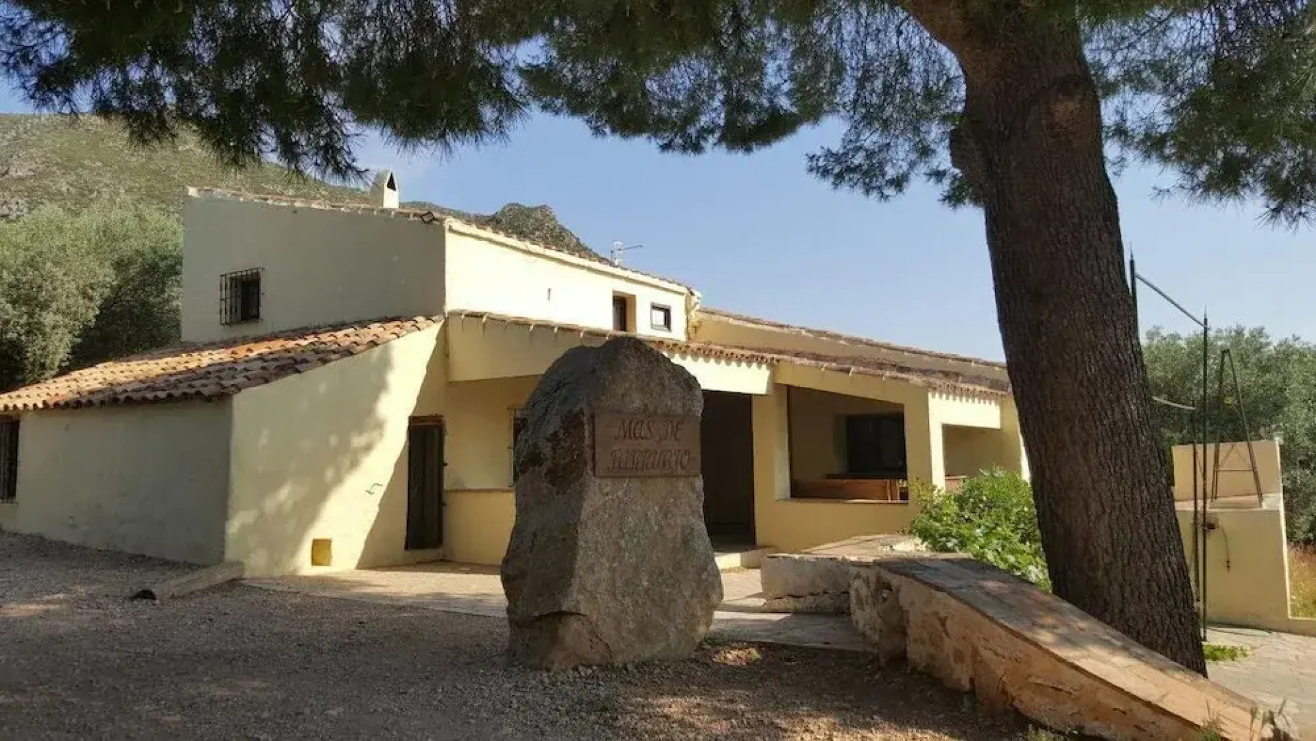 Hostal Restaurant Pous de la Neu