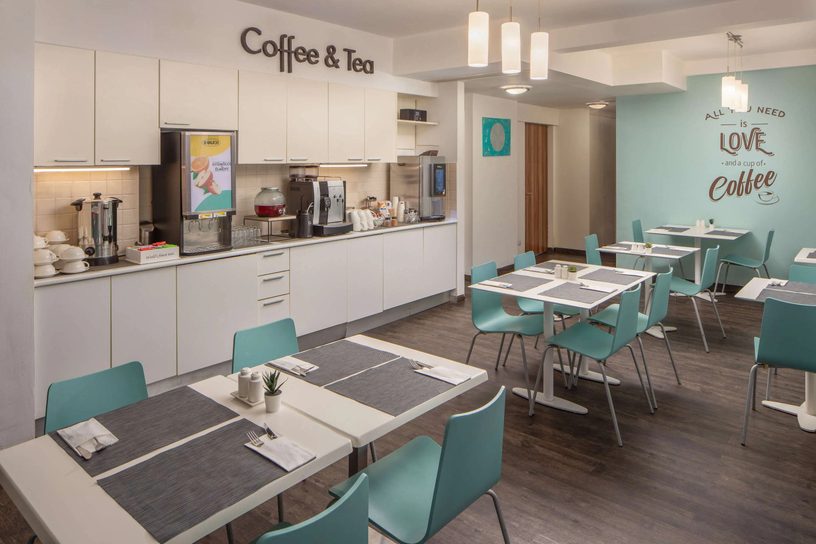 Escala Hotel & Suites