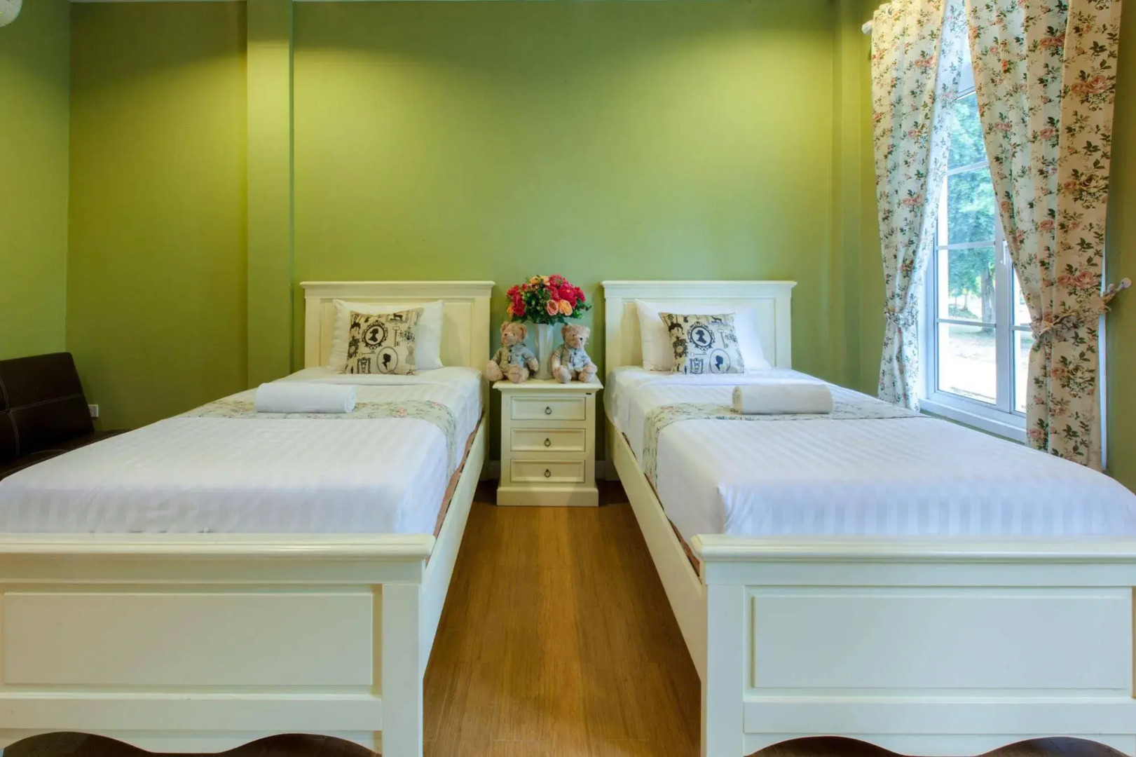 Varee Valley Resort and Restaurant