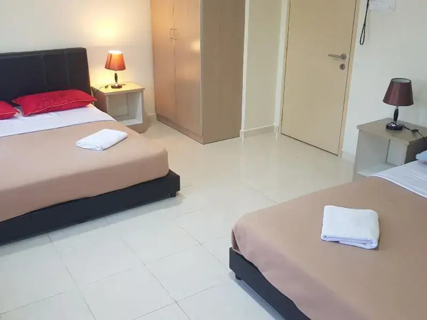 OYO 89831 Sri Sena Hotel