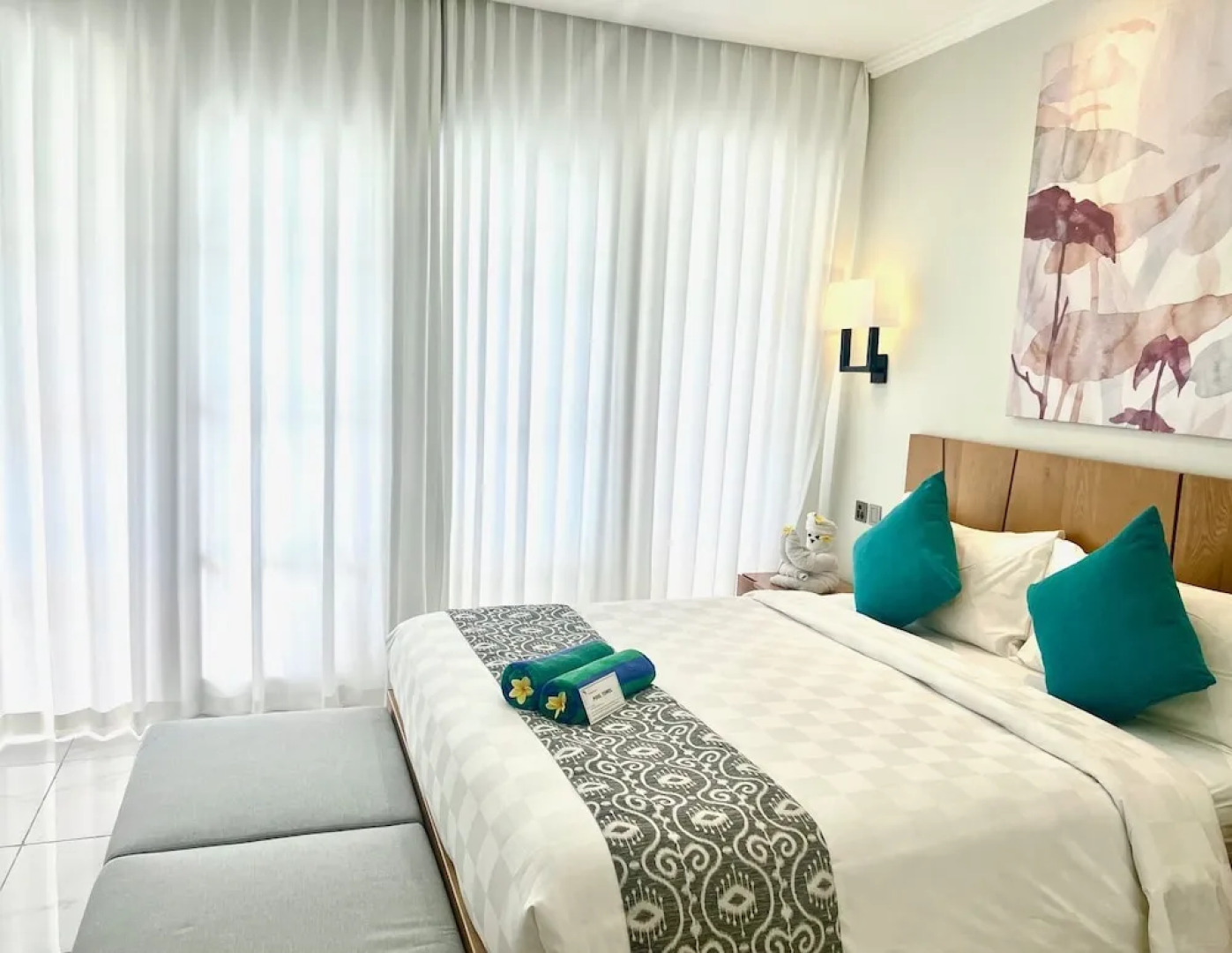 The Bay Sunflower Apartment