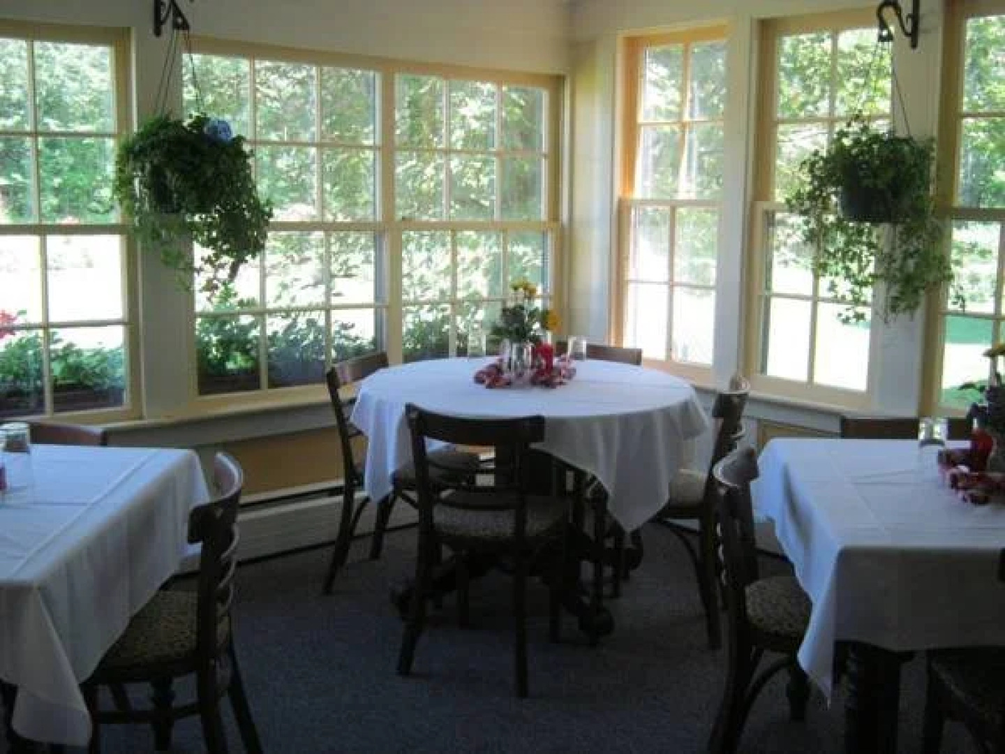 Stone Hearth Inn & Tavern