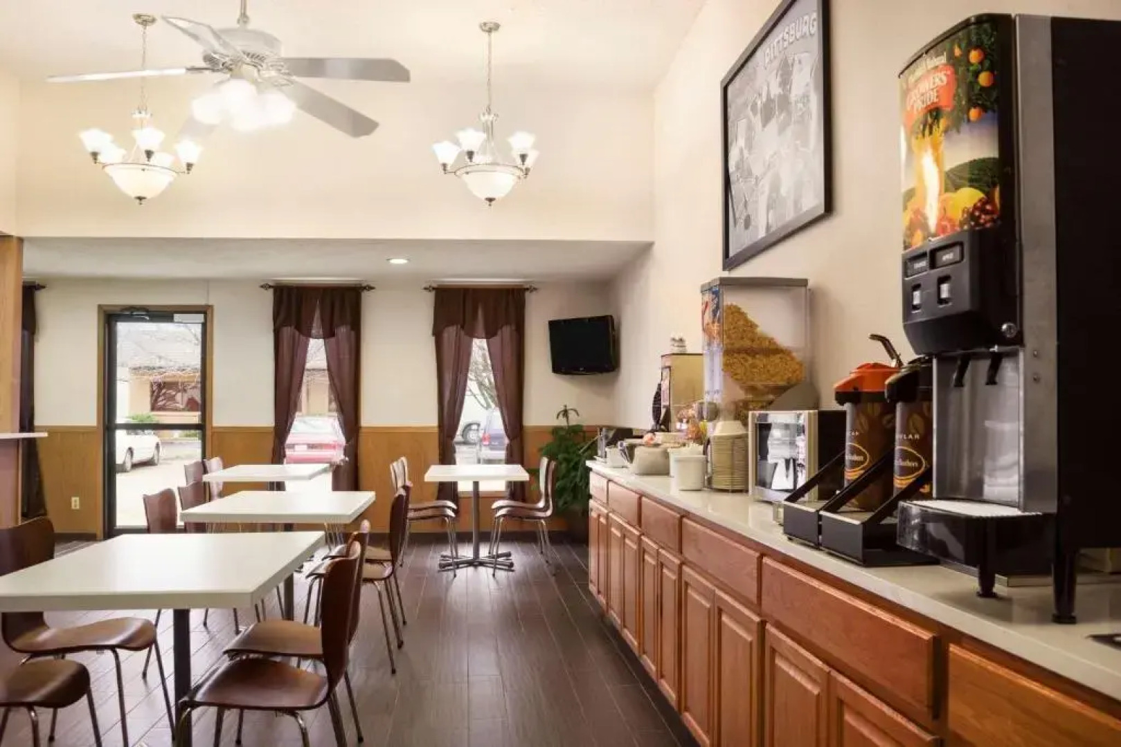 Super 8 Pittsburg KS