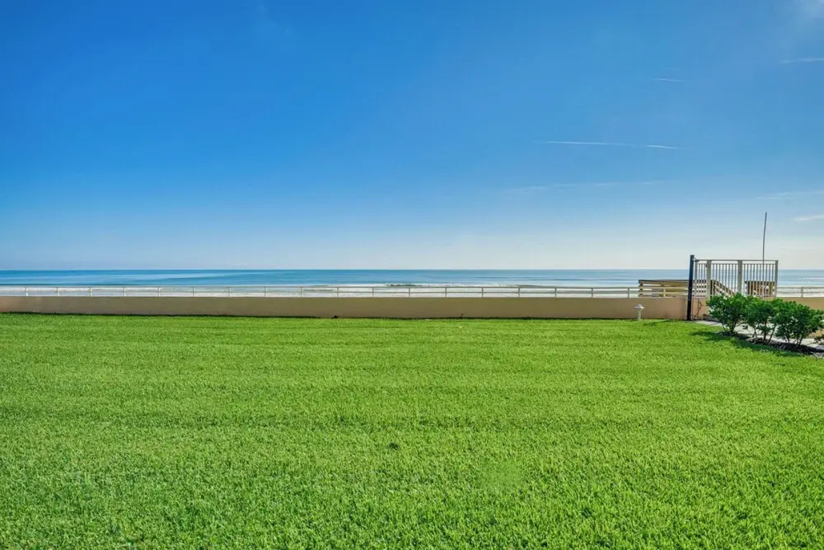 Beachfront Condo w/ Pool Access in Ponce Inlet