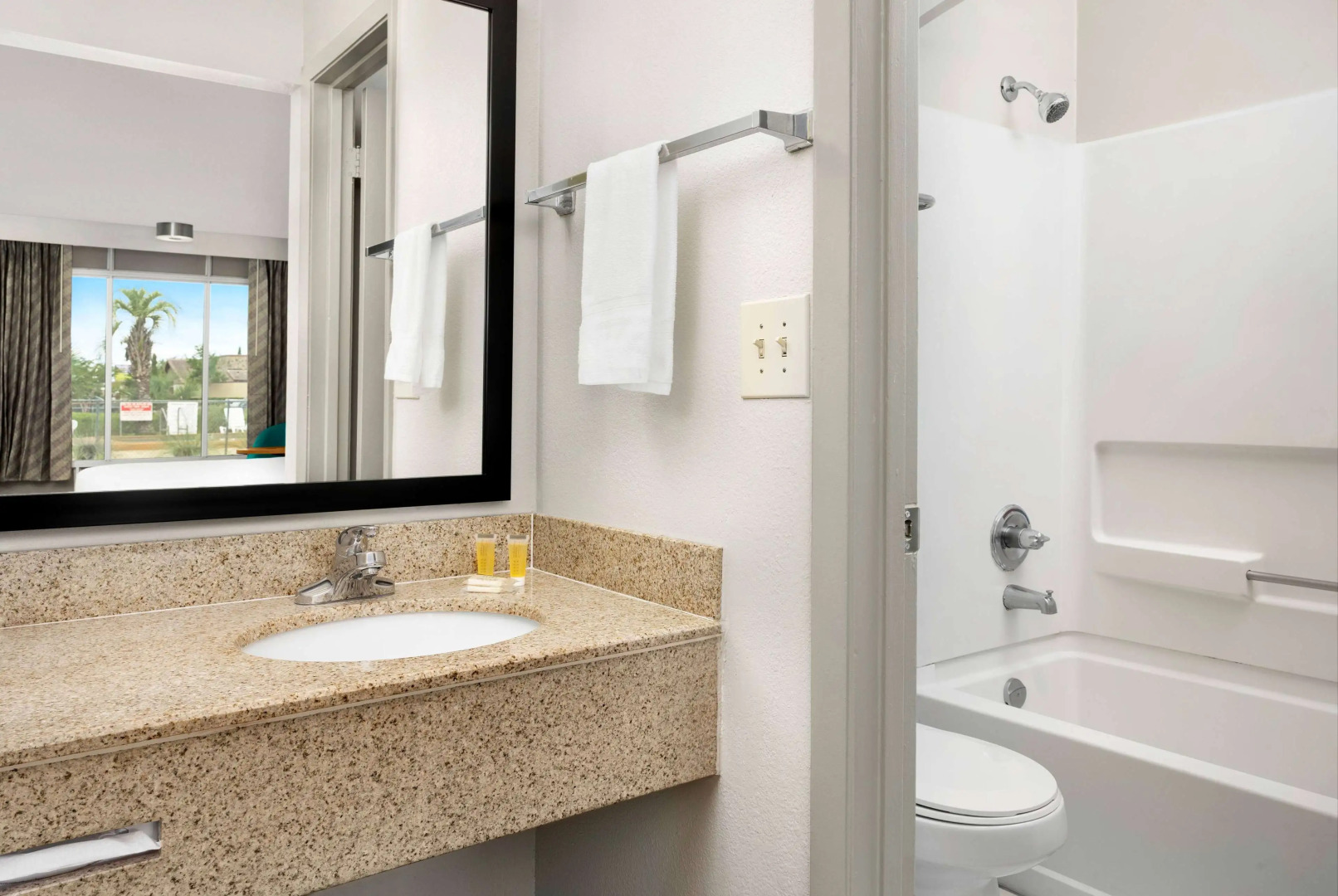 Days Inn by Wyndham Lake City I-75